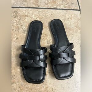 Universal thread sandals